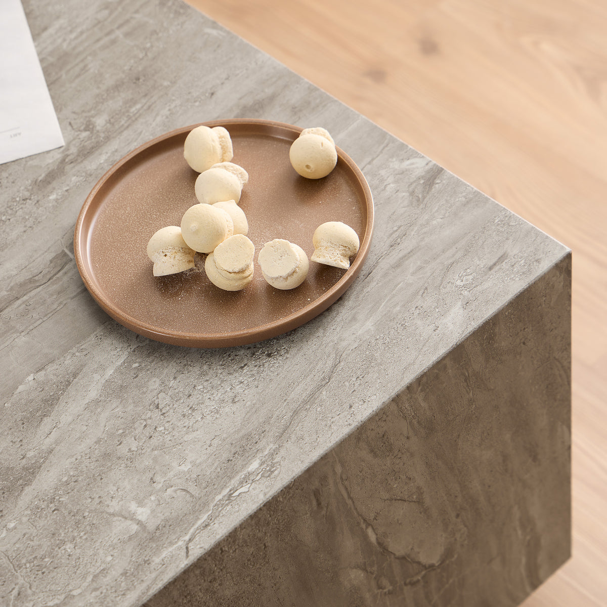 Quadrato Coffee Table 90x42 cm, Minimalist Style – in a room setting