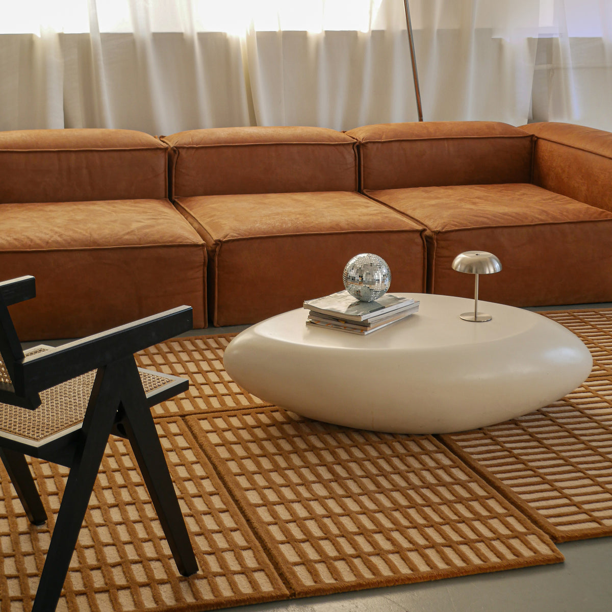 Shorin-tapijt met een geometrisch raster, geïnspireerd op de japandi-stijl – foto 3