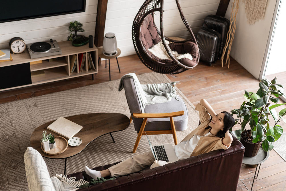 Space-saving furniture for small spaces – compact living room in a small flat