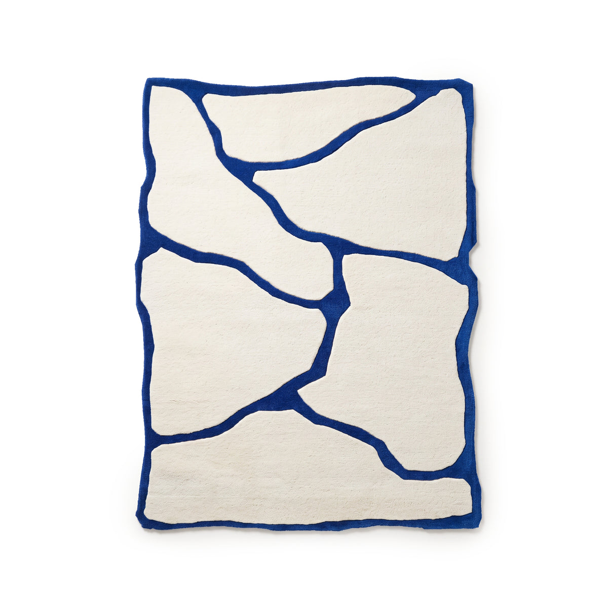 Mizu-tapijt voor de woonkamer met hoekig patroon in contrasterende kleuren, in klassieke stijl - vooraanzicht | Pillovely