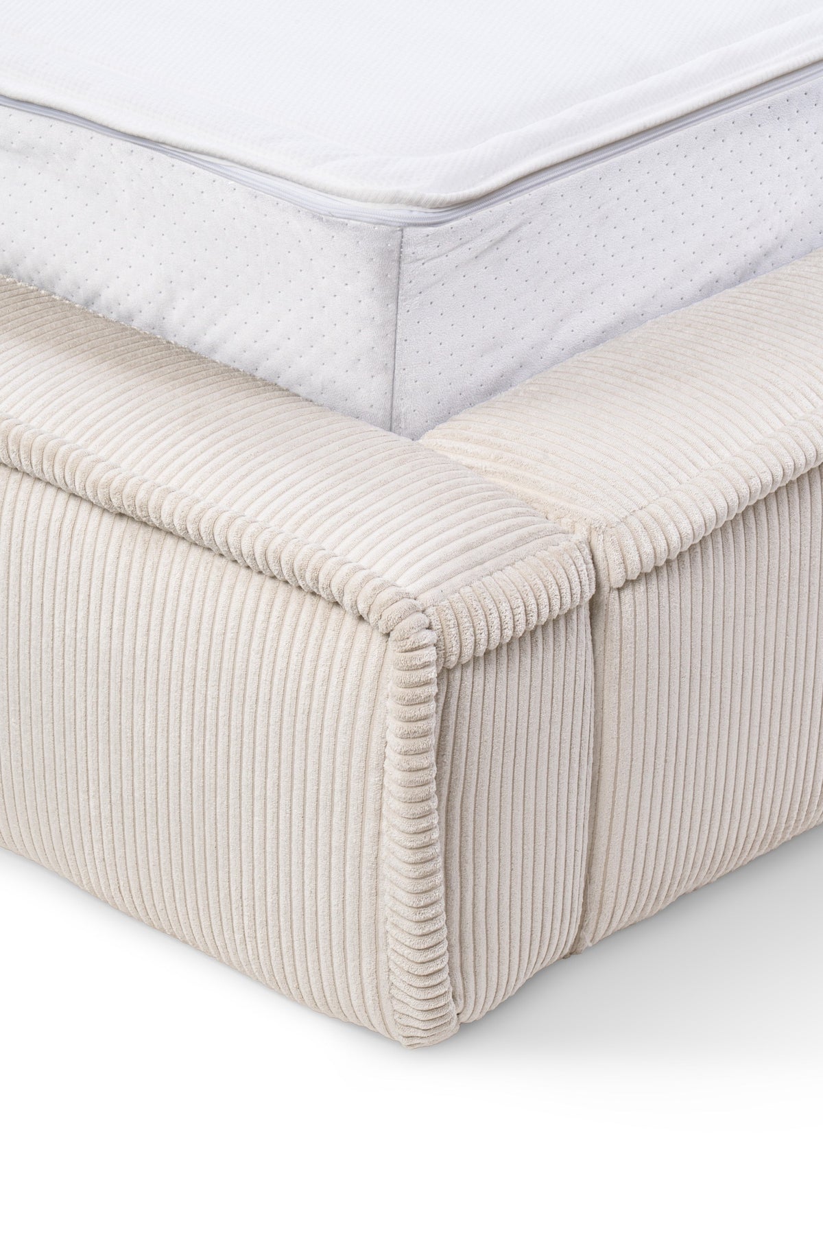 Gryby Upholstered Ottoman Bed with Storage, Classic Style – close-up of details and texture