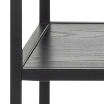 Table d'appoint Skeleto 100 x 79, mélamine noire – gros plan sur l'étagère présentant le grain du frêne noir